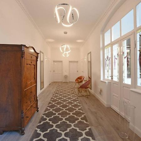 6,5 Luxury Room Apartment - Central Zwickau - 3 Bedrooms - 2 Bathrooms Bagian luar foto