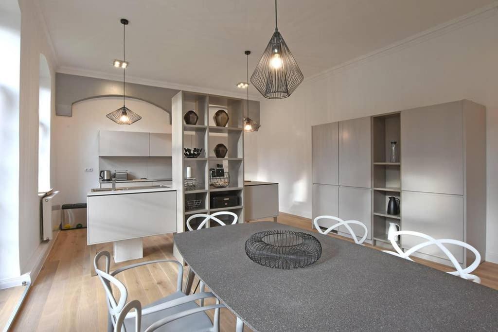6,5 Luxury Room Apartment - Central Zwickau - 3 Bedrooms - 2 Bathrooms Bagian luar foto