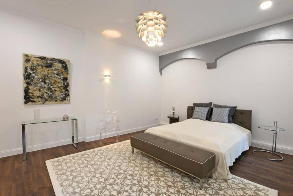 6,5 Luxury Room Apartment - Central Zwickau - 3 Bedrooms - 2 Bathrooms Bagian luar foto