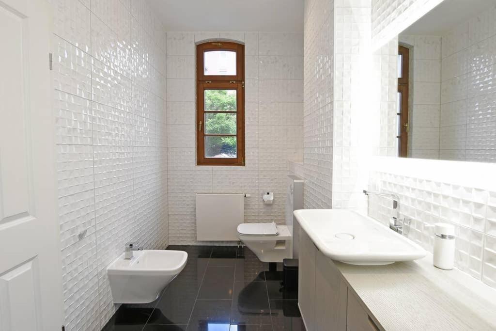 6,5 Luxury Room Apartment - Central Zwickau - 3 Bedrooms - 2 Bathrooms Bagian luar foto