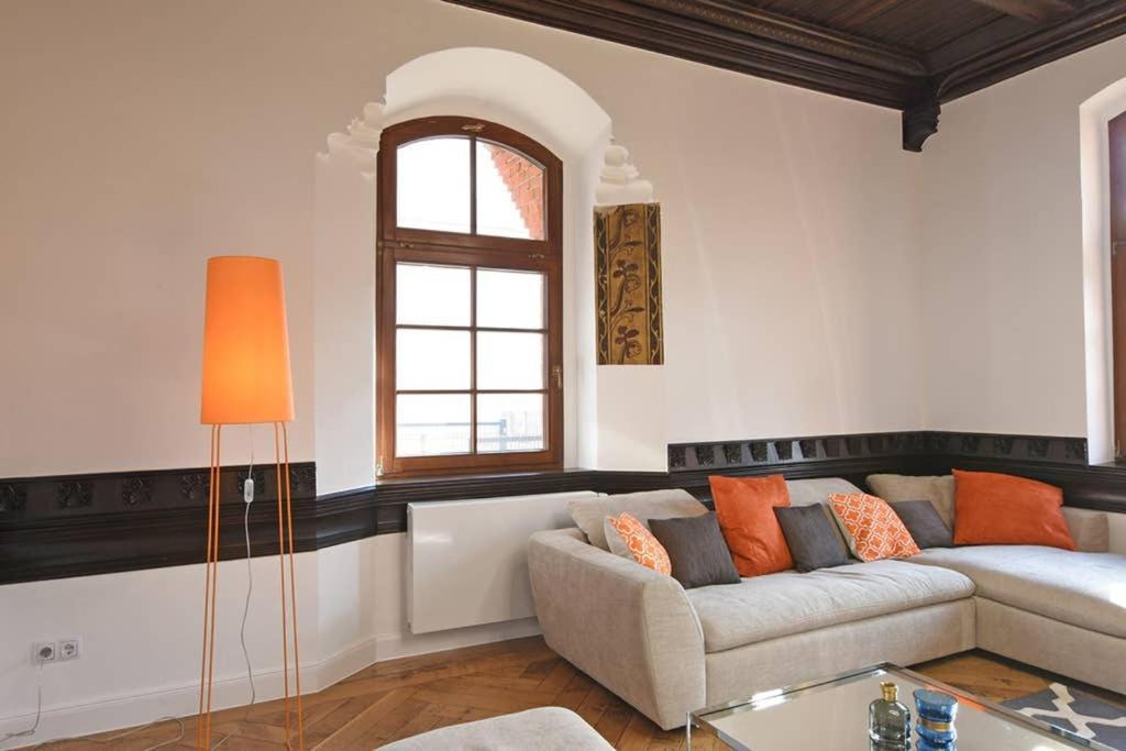 6,5 Luxury Room Apartment - Central Zwickau - 3 Bedrooms - 2 Bathrooms Bagian luar foto