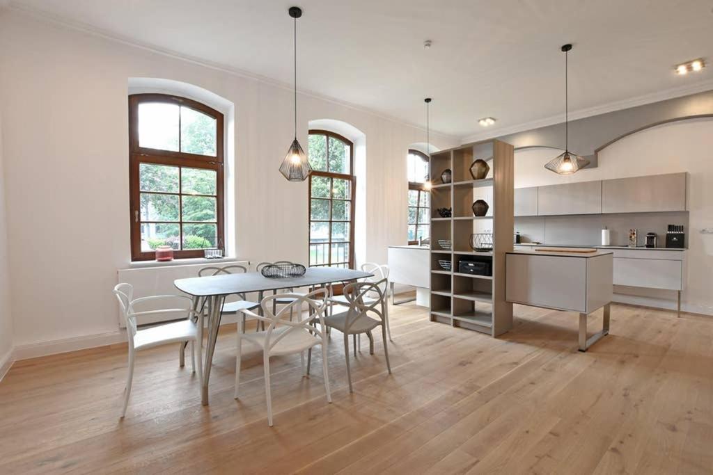 6,5 Luxury Room Apartment - Central Zwickau - 3 Bedrooms - 2 Bathrooms Bagian luar foto